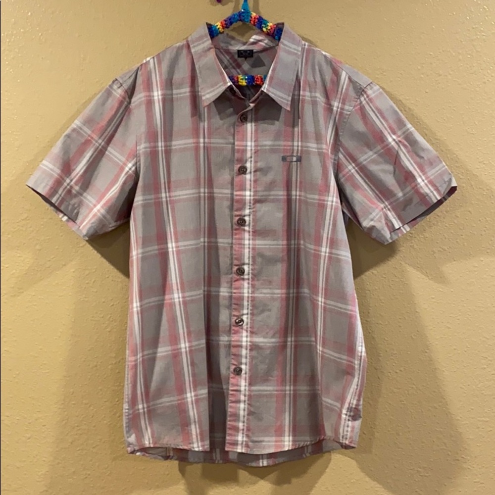 Men’s short sleeve button up